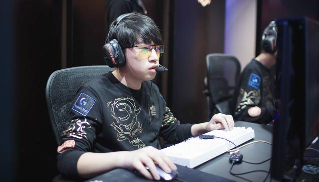 但仍保持着 但仍保持着