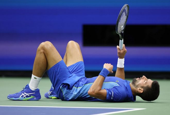 他凭借个人 他凭借个人