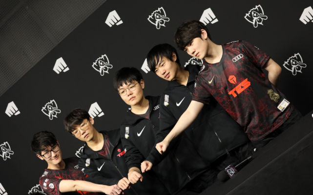 方式的一个 方式的一个